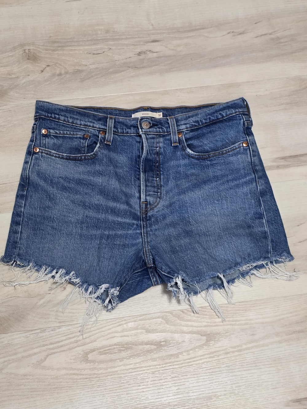 Levi’s Premium Wedgie High Rise Cutoff Denim Shorts Size 31 Button Fly